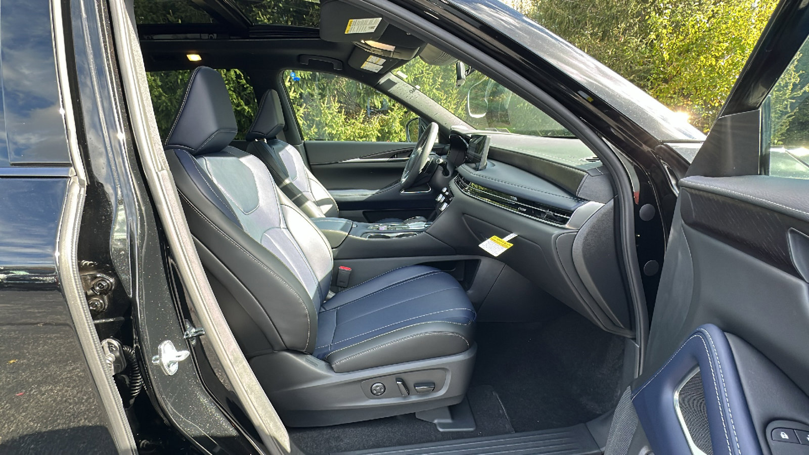 New 2026 INFINITI QX60 Sport image 9