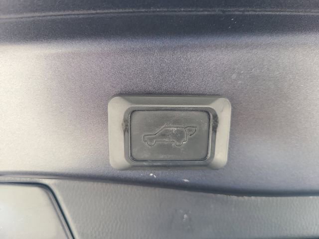 Used 2021 Toyota RAV4 XLE w/ Convenience Package image 13