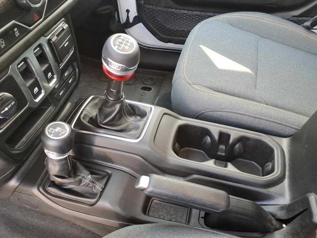 Used 2024 Jeep Wrangler Sport image 12