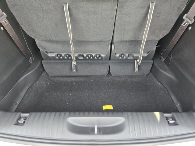 New 2026 Chrysler Pacifica Limited w/ Uconnect Theater Family Group FWD image 23