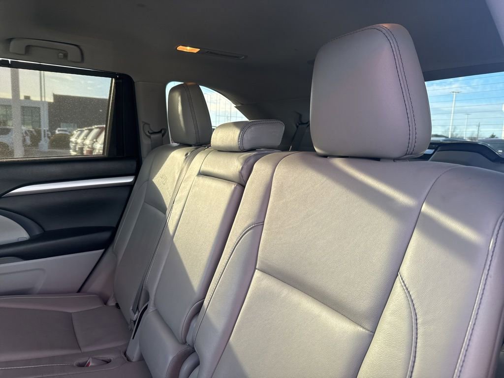 Used 2018 Toyota Highlander XLE image 33