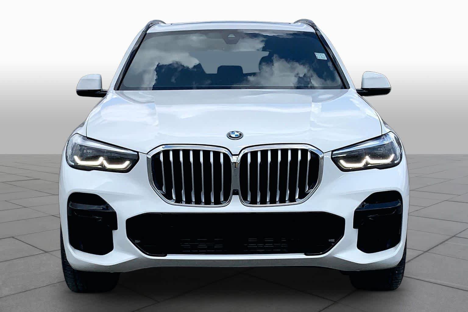 Used 2023 BMW X5 xDrive45e w/ M Sport Package AWD/4WD image 4
