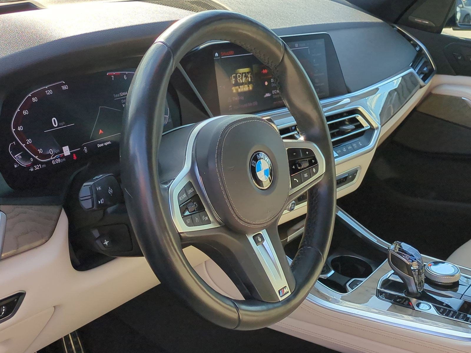 Used 2019 BMW X5 xDrive40i w/ M Sport Package AWD/4WD image 17