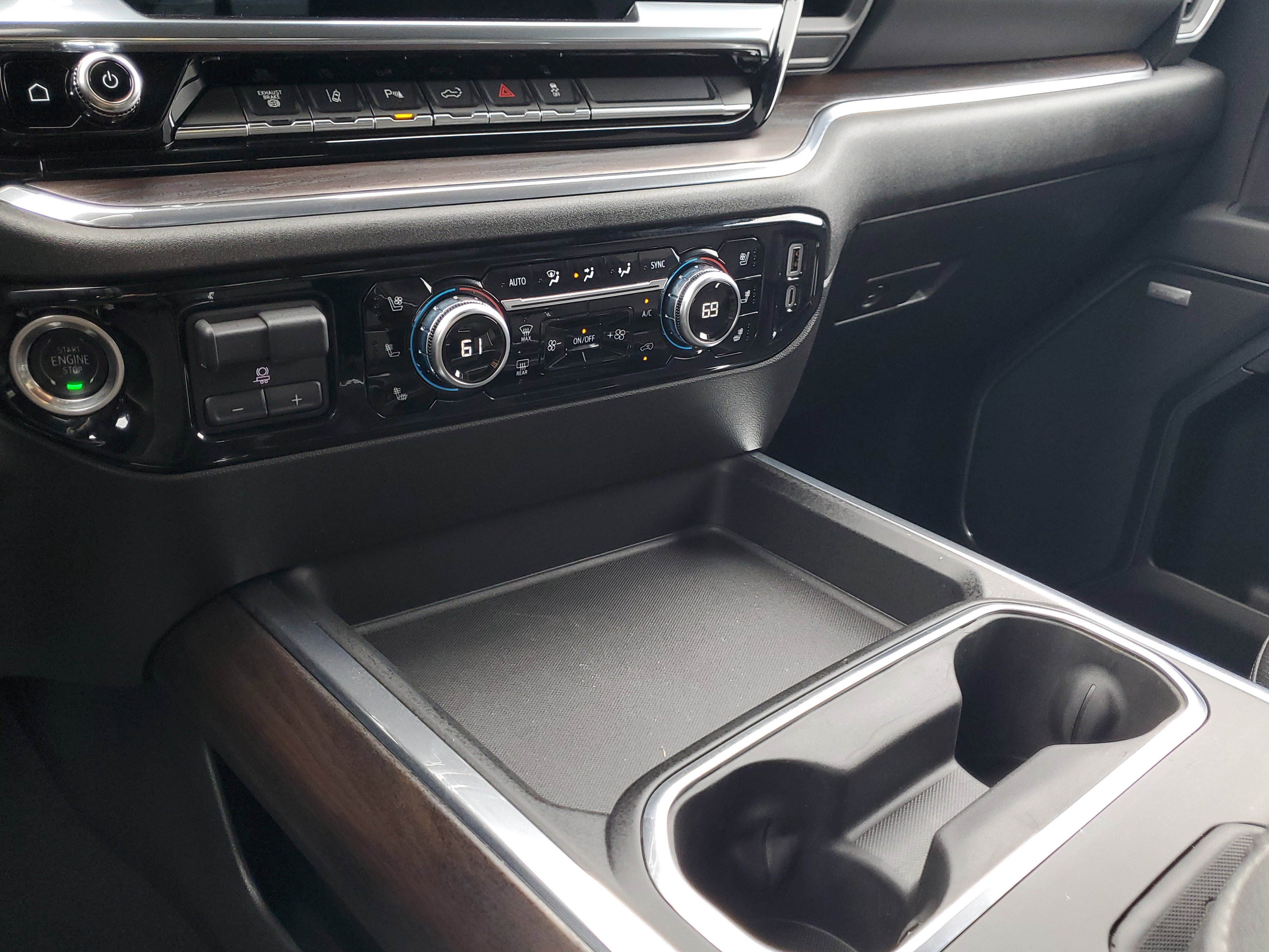 Used 2024 GMC Sierra 2500 SLT w/ SLT Premium Package image 29