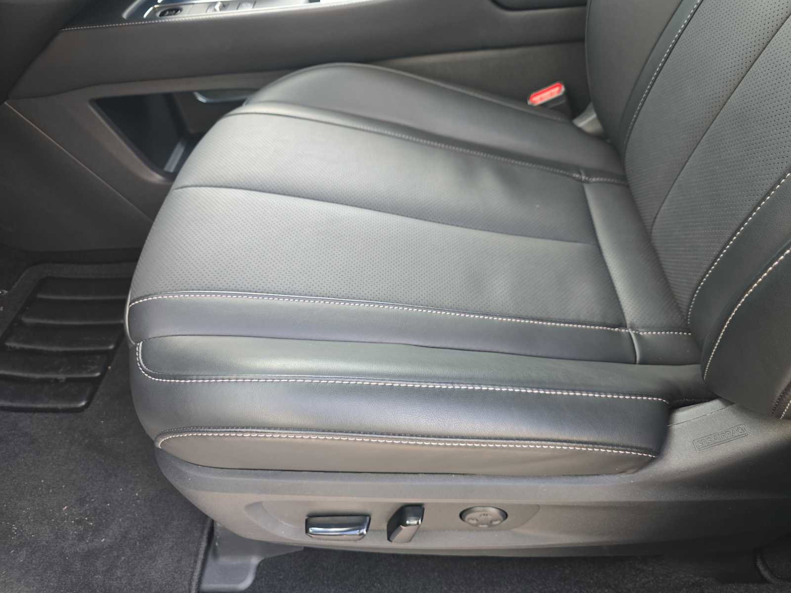 Certified 2026 INFINITI QX60 Luxe w/ Cargo Package image 18