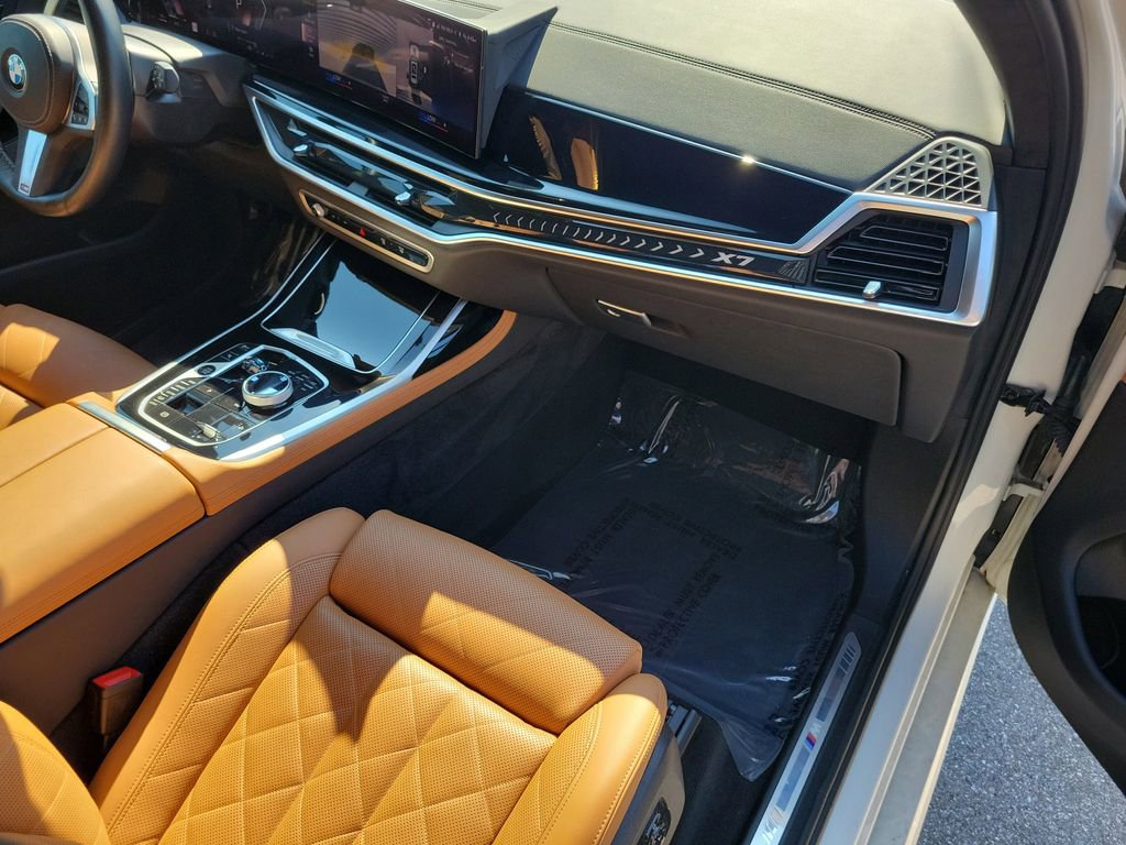 Used 2023 BMW X7 xDrive40i w/ Executive Package image 18