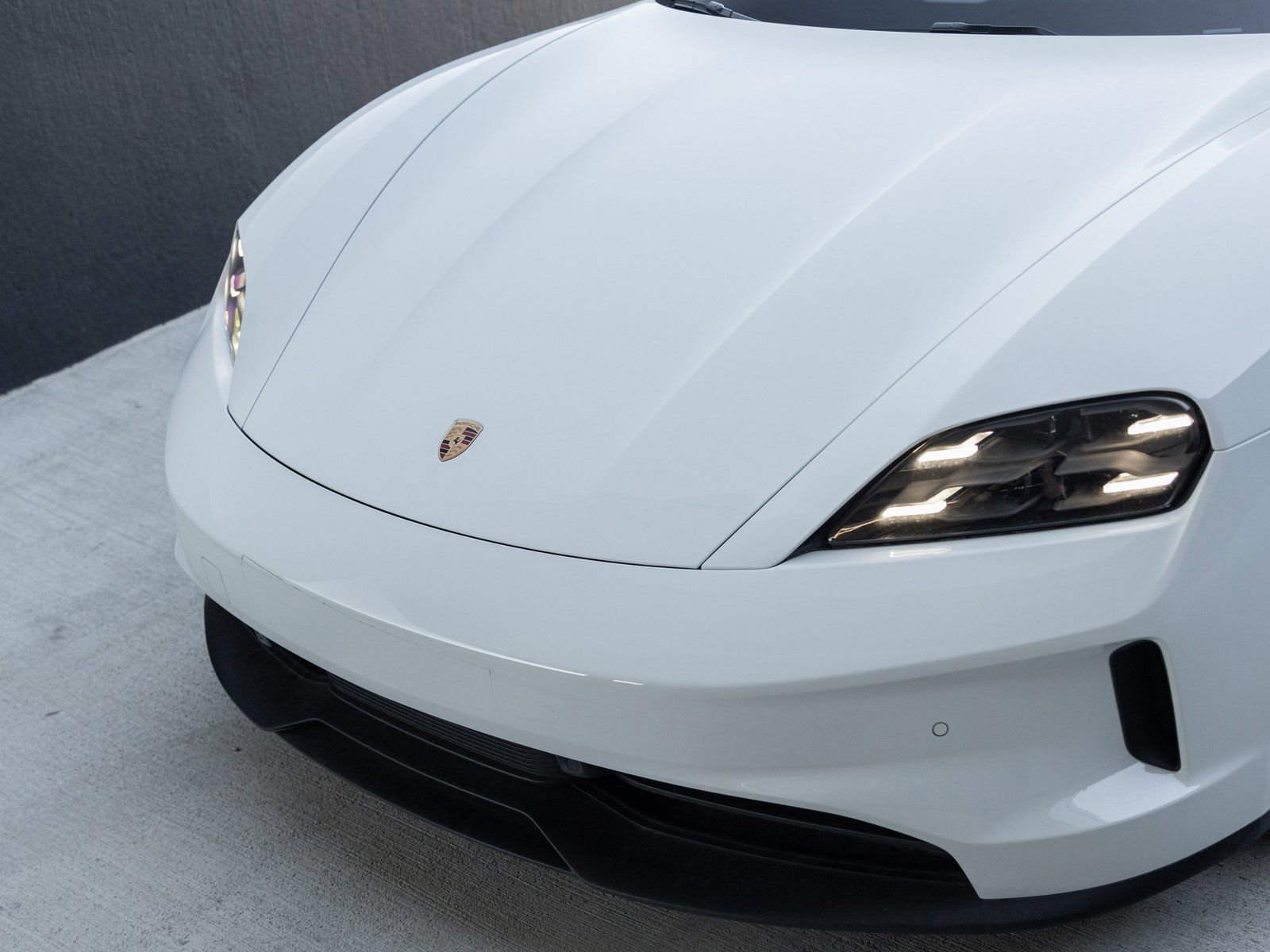 Certified 2025 Porsche Taycan RWD image 30