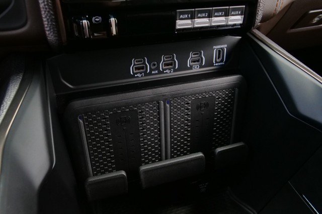 Used 2026 RAM 3500 Longhorn AWD/4WD image 18