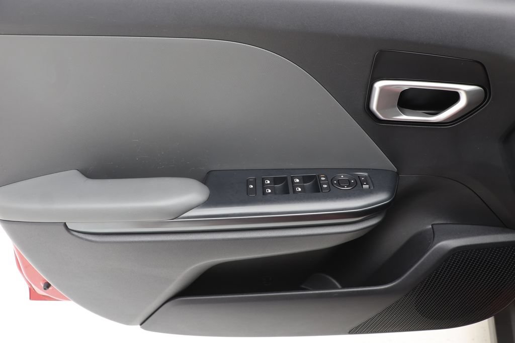 Used 2025 Kia K4 LXS FWD image 14