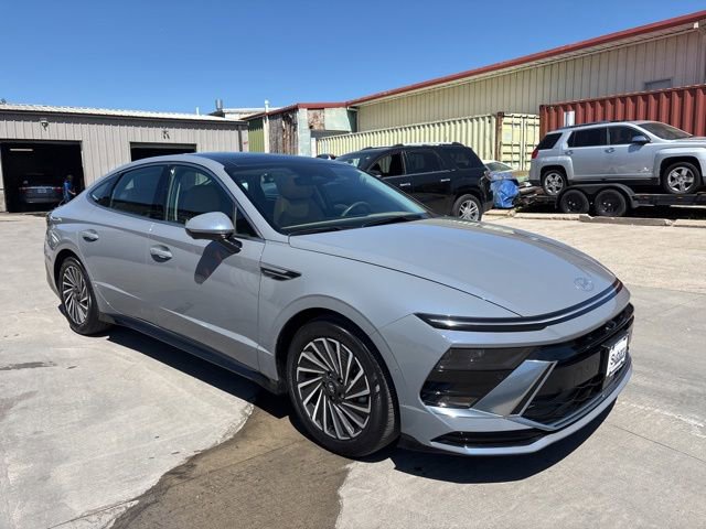 Used 2024 Hyundai Sonata Limited FWD image 1