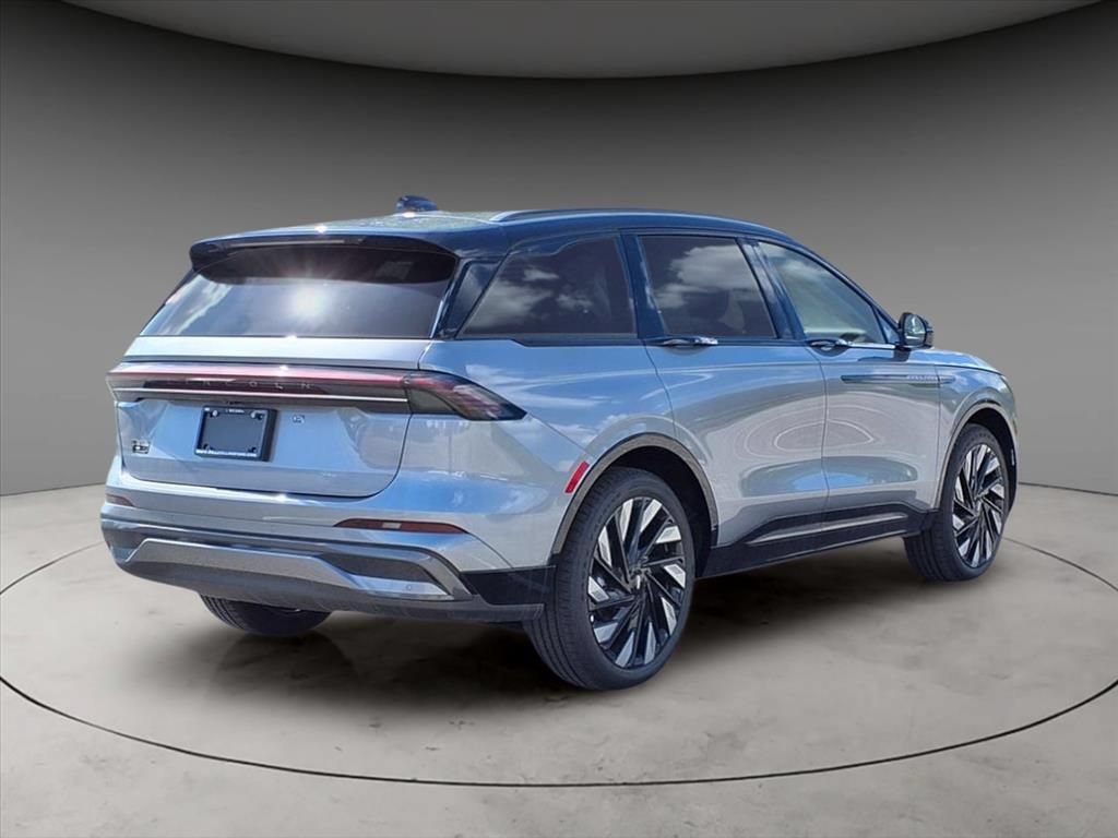 New 2025 Lincoln Nautilus Reserve w/ Jet Appearance Package AWD/4WD image 8