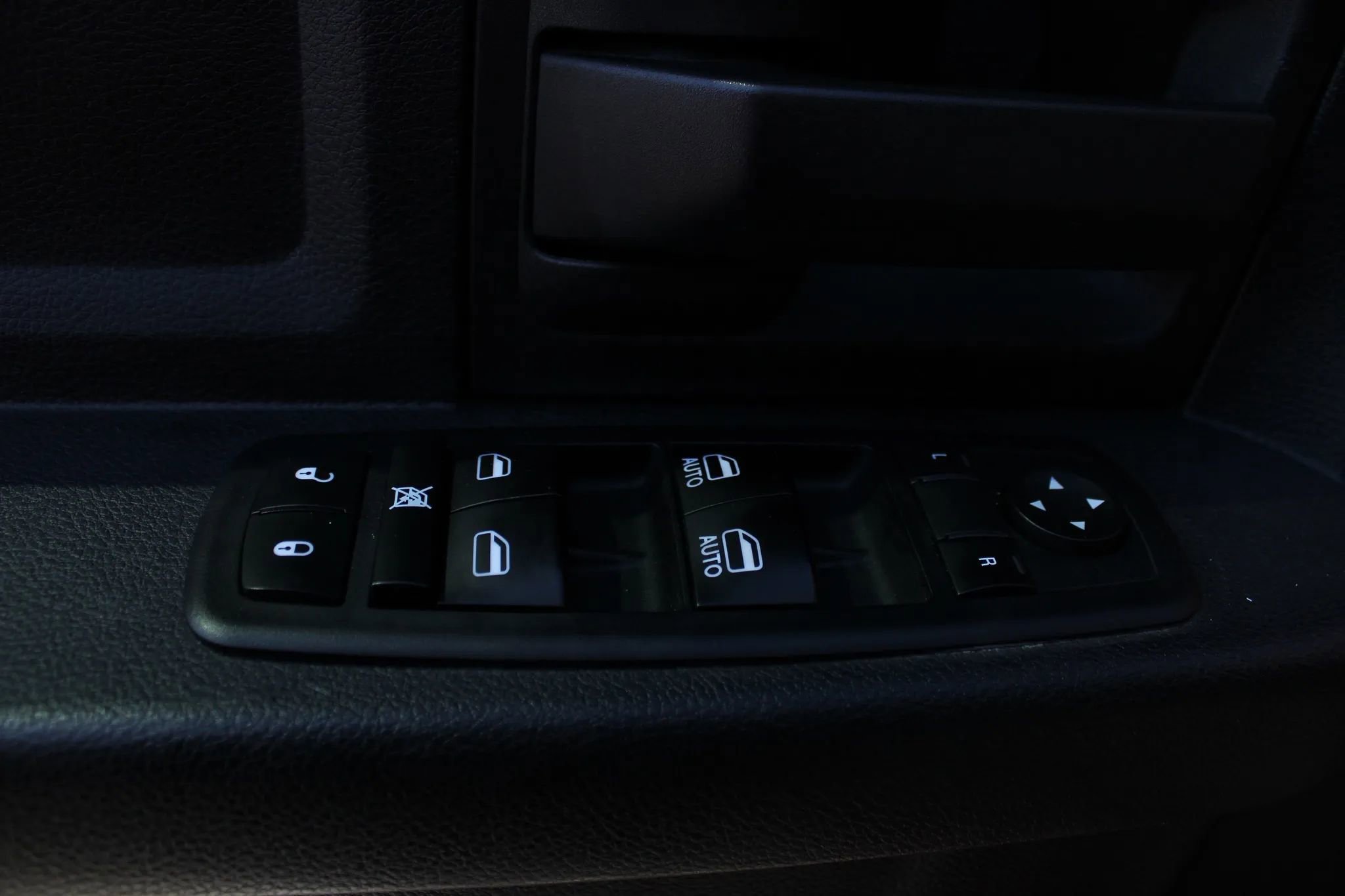 Used 2015 RAM 3500 Tradesman w/ Chrome Appearance Group image 14