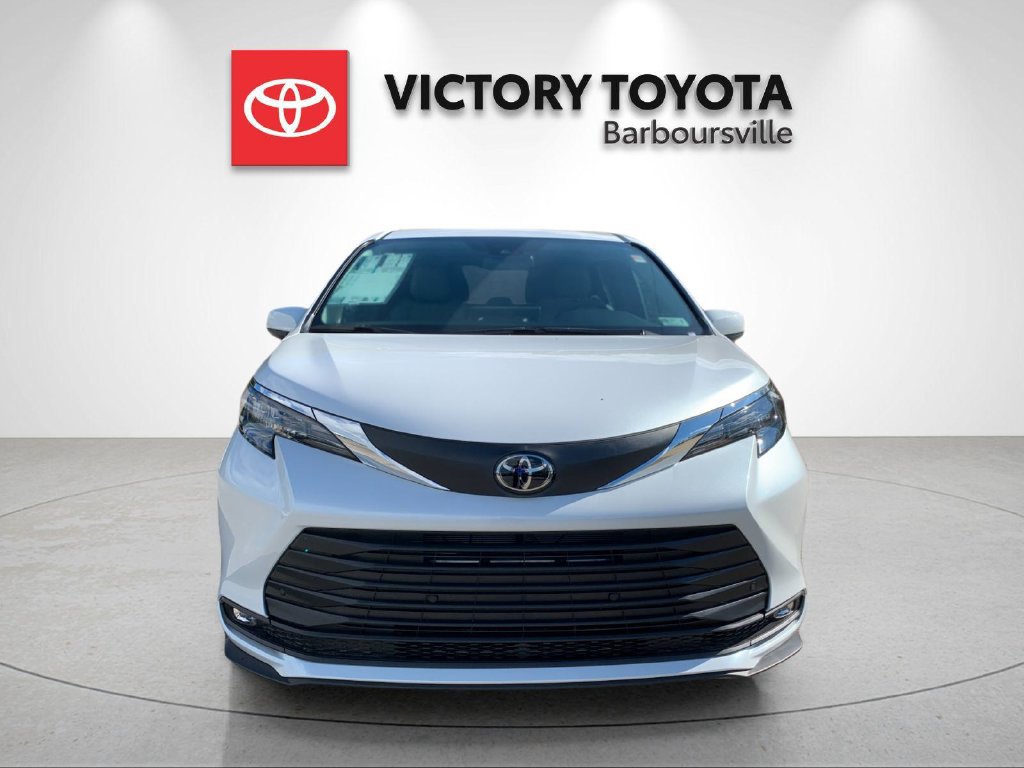 New 2026 Toyota Sienna XLE AWD/4WD image 8