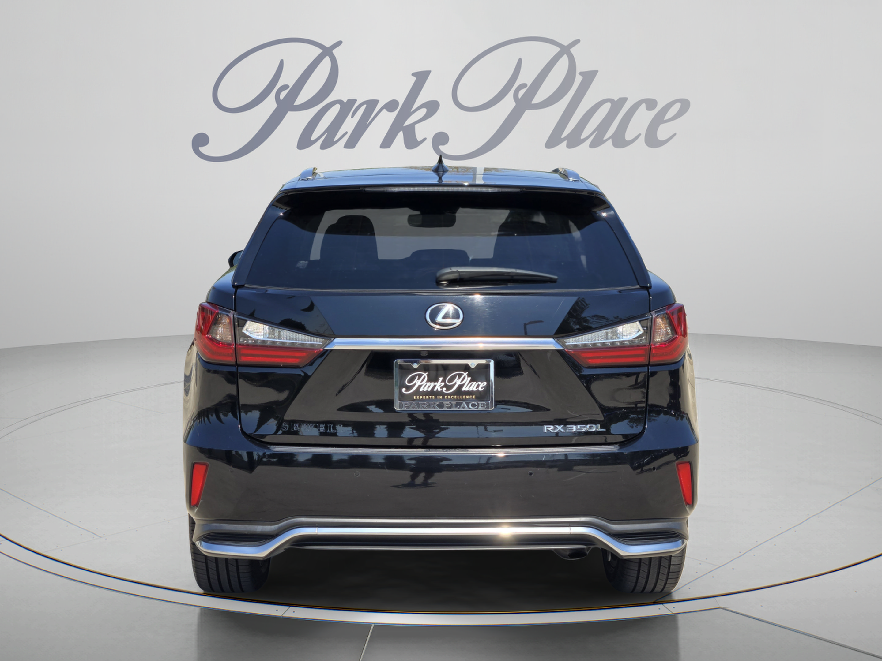 Used 2020 Lexus RX 350L FWD w/ Premium Package image 4