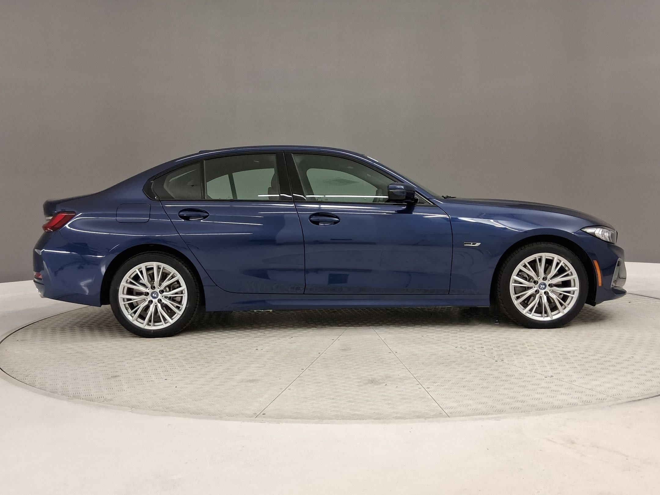 Used 2023 BMW 330e w/ Premium Package RWD image 6