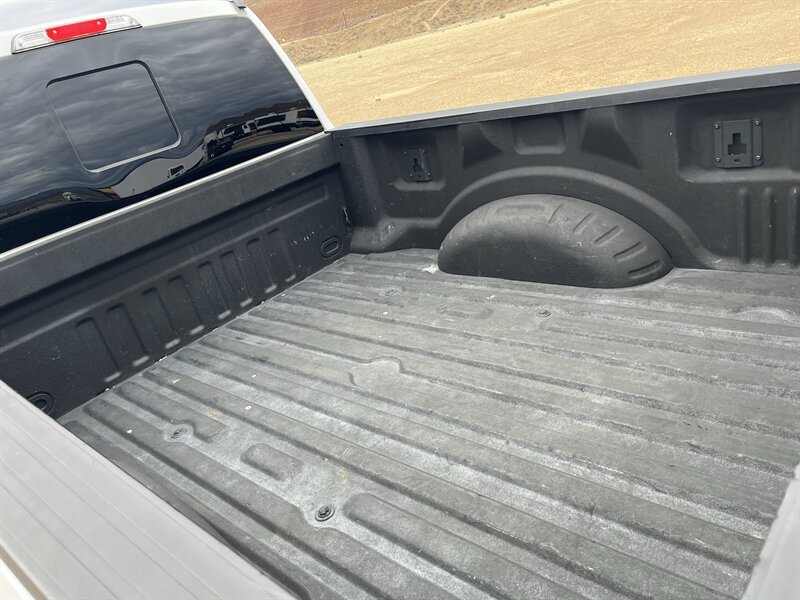 Used 2017 Ford F250 Lariat w/ Lariat Ultimate Package AWD/4WD image 8
