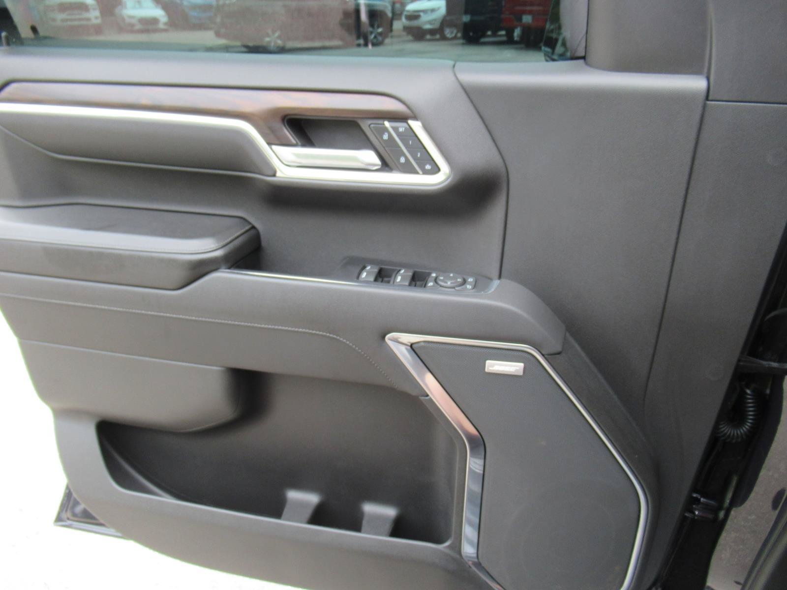 Used 2022 GMC Sierra 1500 SLT w/ SLT Premium Plus Package AWD/4WD image 23