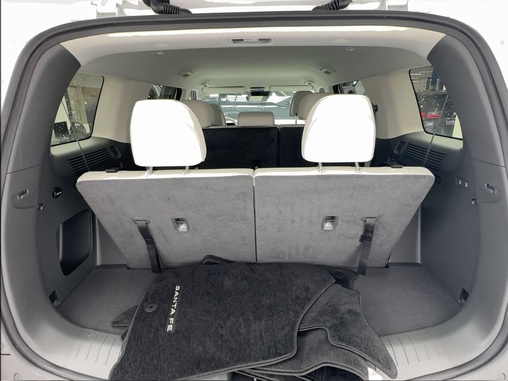 Used 2026 Hyundai Santa Fe SEL FWD image 18