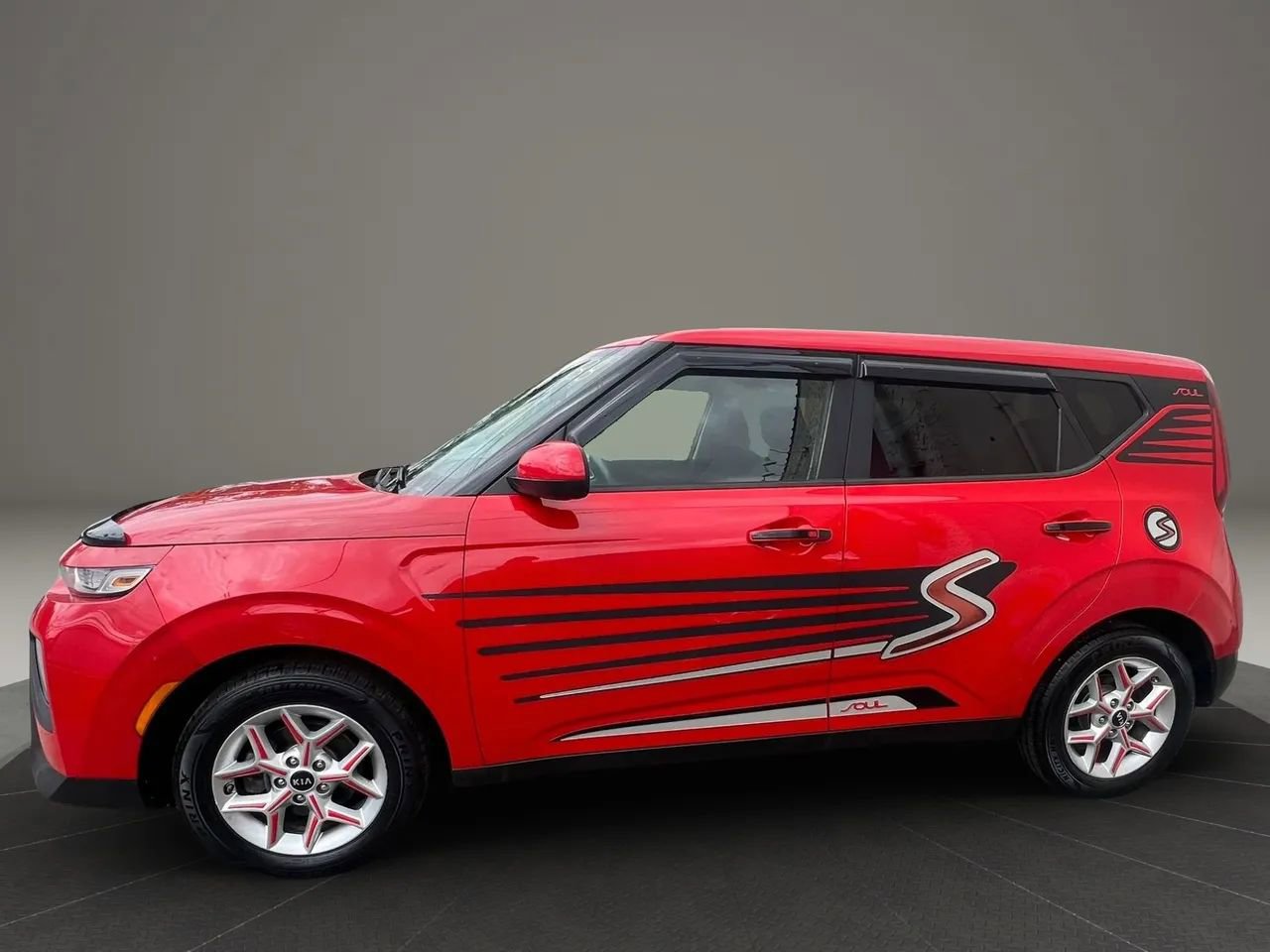 Used 2020 Kia Soul S FWD image 8