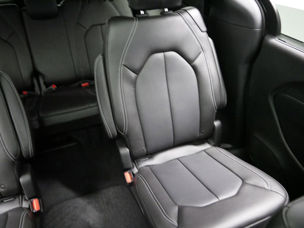 New 2026 Chrysler Pacifica Select AWD/4WD image 33