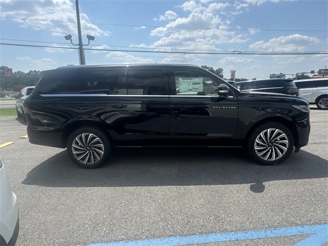 New 2025 Lincoln Navigator L Black Label image 3