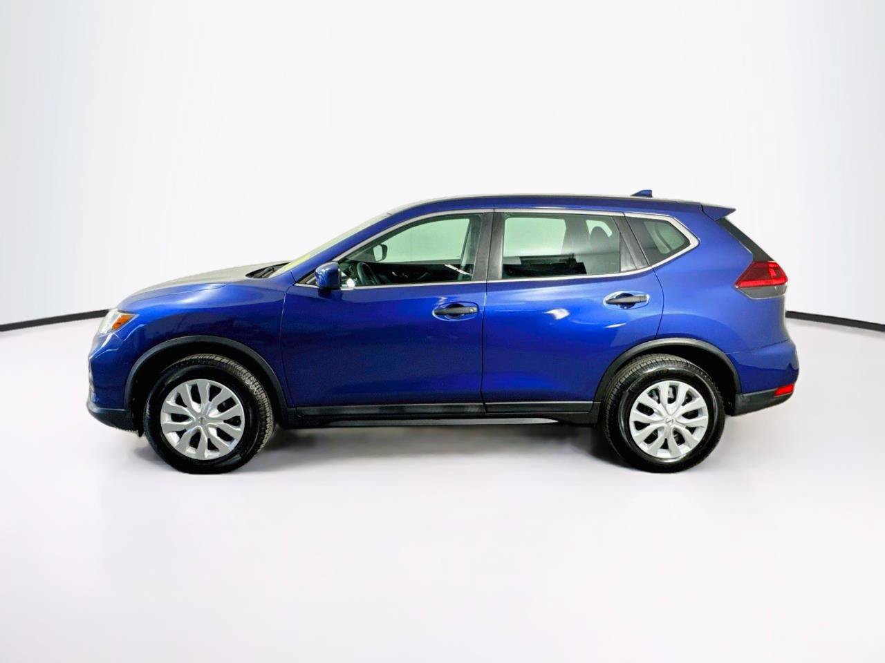 Used 2018 Nissan Rogue S AWD/4WD image 4