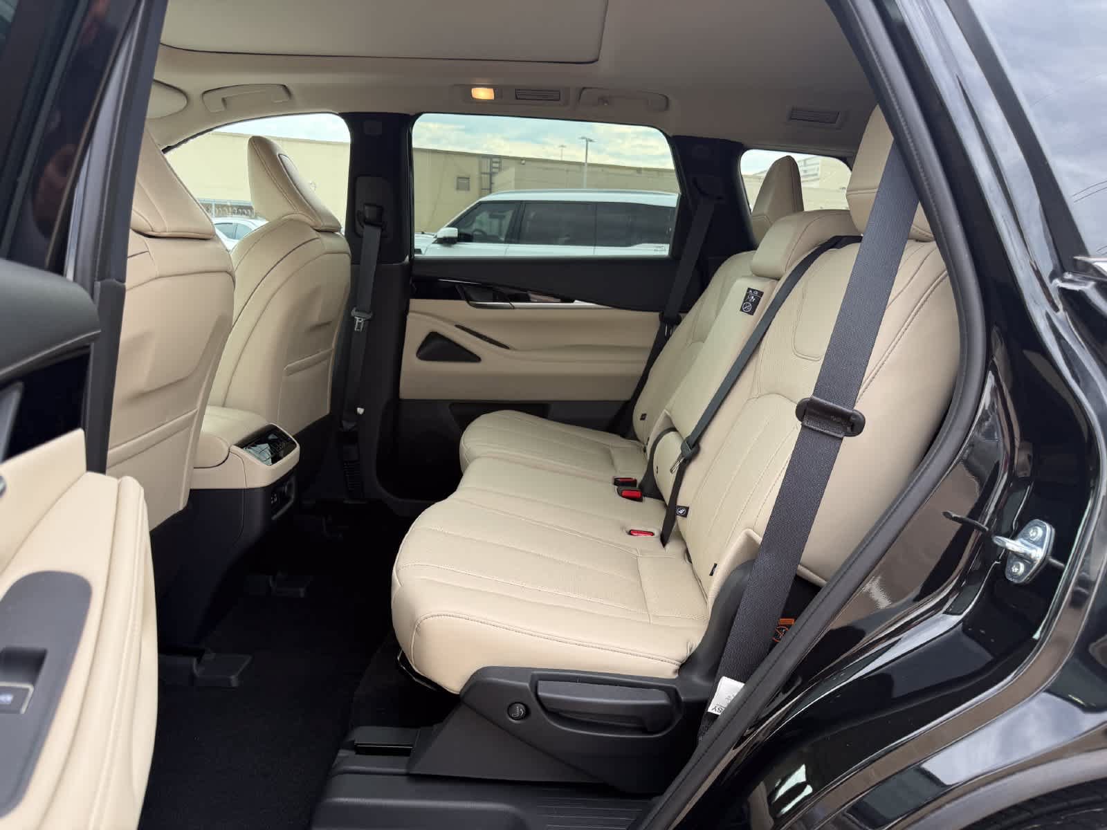 Certified 2024 INFINITI QX60 Pure FWD image 18