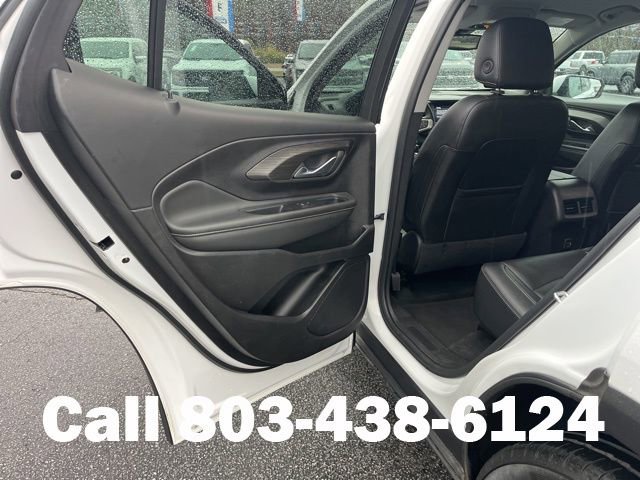 Used 2024 GMC Terrain SLT image 9