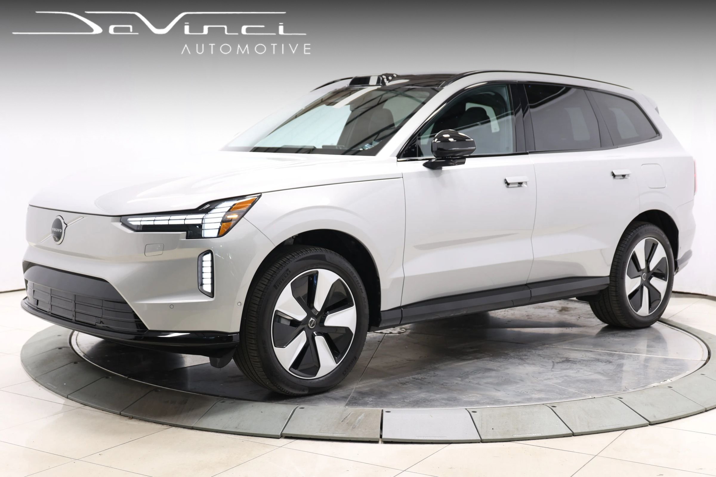 Used 2025 Volvo EX90 Plus AWD/4WD image 1