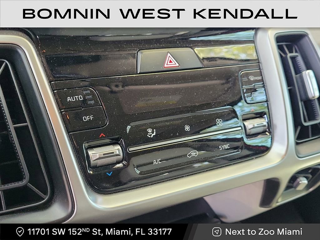 Used 2022 Kia Sorento S image 18
