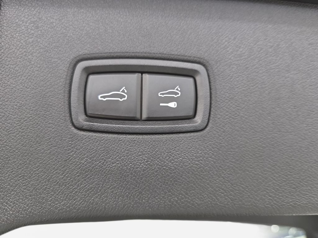 Used 2024 Porsche Cayenne AWD/4WD image 29