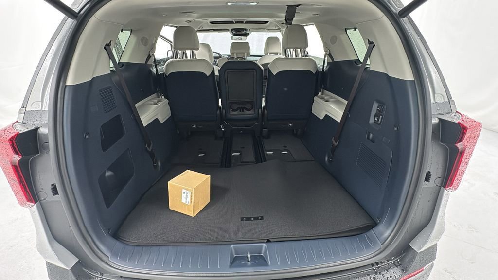 New 2026 Kia Carnival SX w/ SX Dark Edition Package FWD image 16