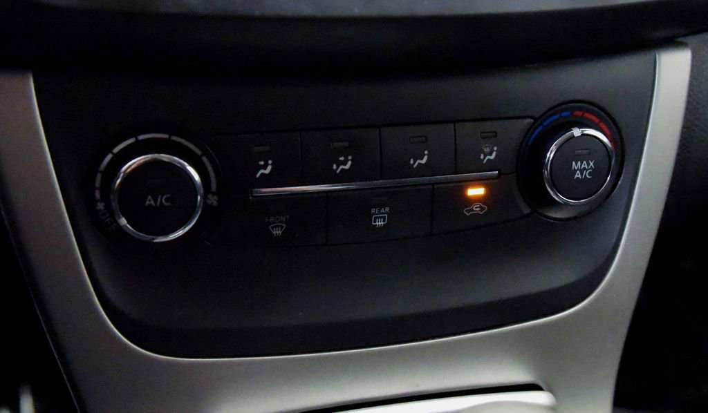 Used 2015 Nissan Sentra S image 14