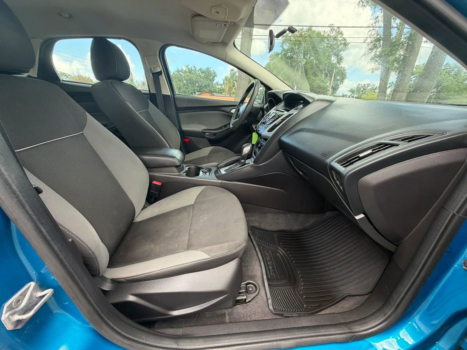 Used 2014 Ford Focus SE w/ SE Winter Package FWD image 14