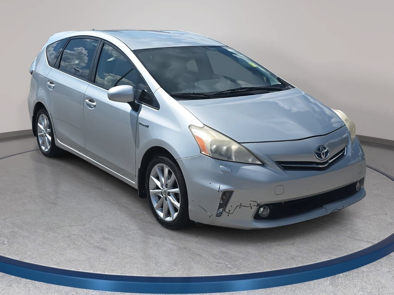 Used 2012 Toyota Prius V Five FWD image 3