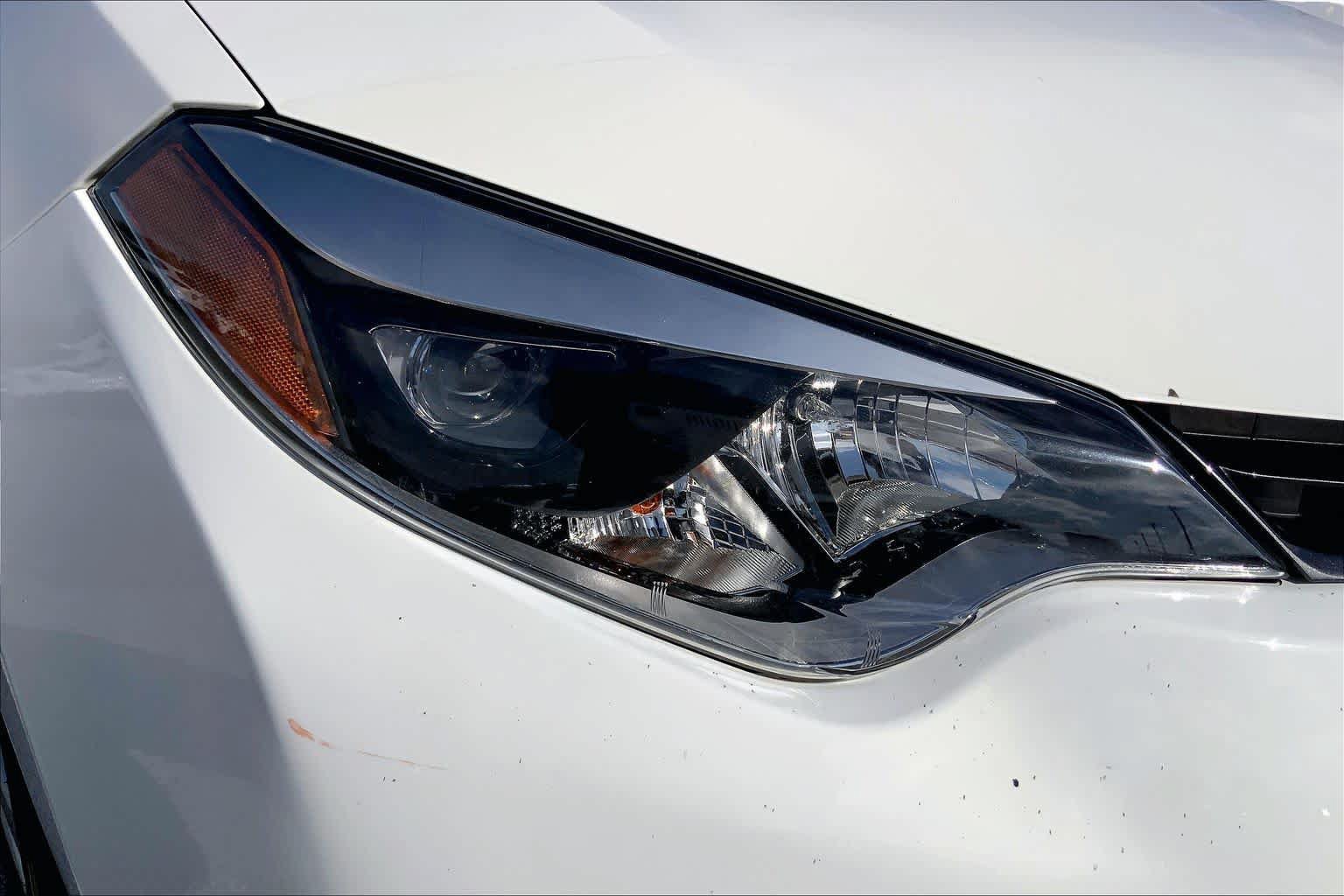 Used 2015 Toyota Corolla LE FWD image 27