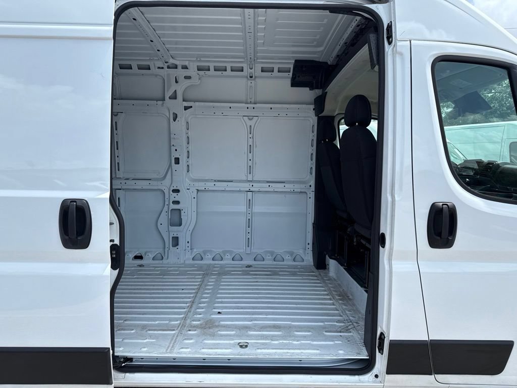 Used 2026 RAM ProMaster 2500 w/ Safety Group FWD image 10