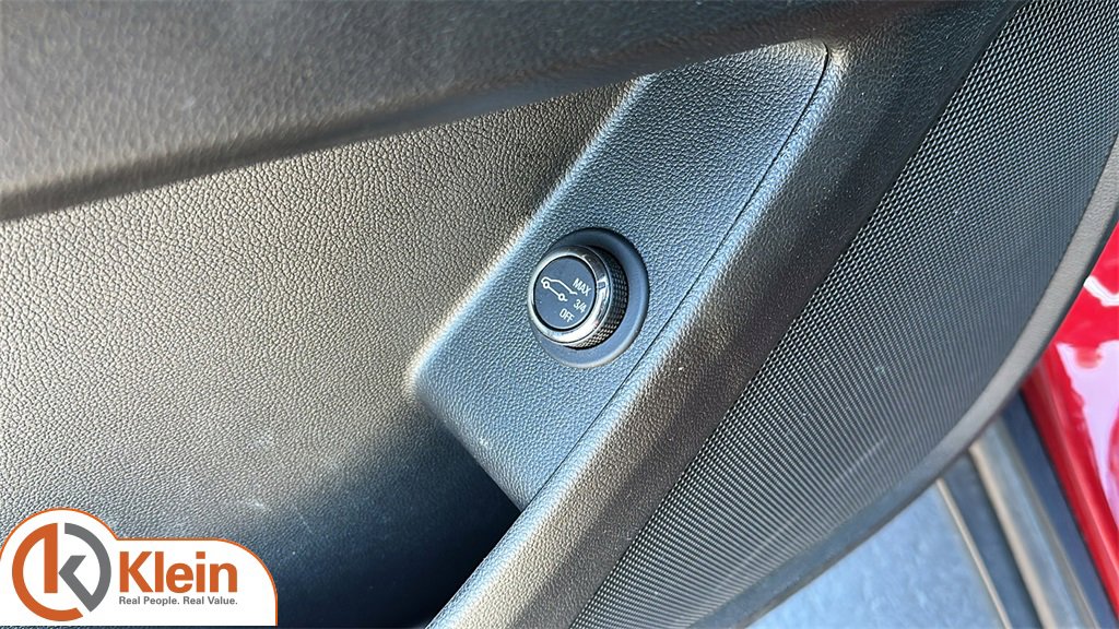 Used 2023 Chevrolet Traverse LT image 14