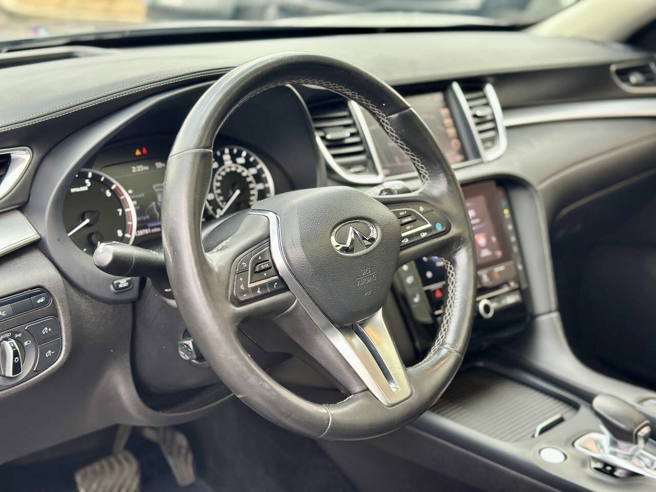 Used 2019 INFINITI QX50 Essential w/ Proactive Package AWD/4WD image 9