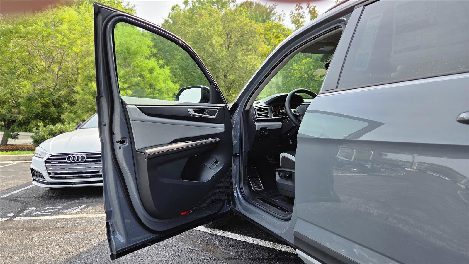 New 2026 Volkswagen Atlas Peak Edition AWD/4WD image 11
