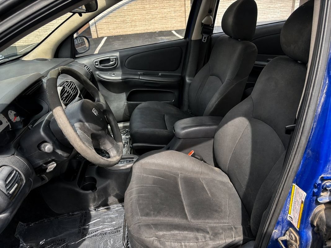 Used 2005 Dodge Neon SXT FWD image 10