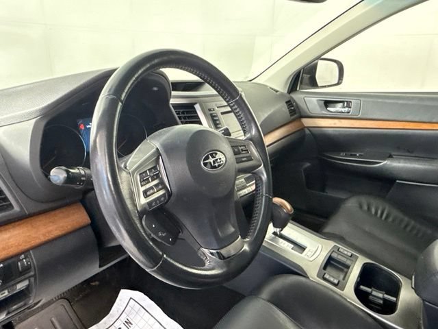 Used 2013 Subaru Outback 2.5i Limited w/ Moonroof Pkg AWD/4WD image 20
