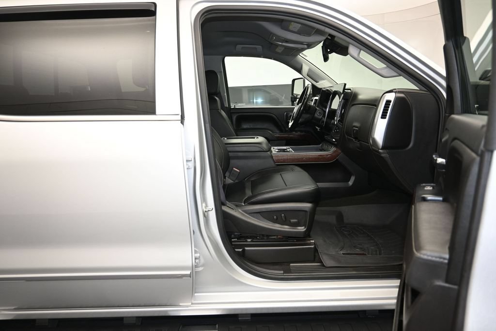 Used 2017 GMC Sierra 2500 SLT w/ Driver Alert Package AWD/4WD image 12