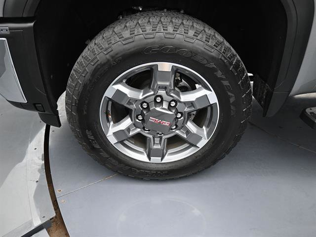 Used 2025 GMC Sierra 2500 SLT w/ SLT Premium Package image 21