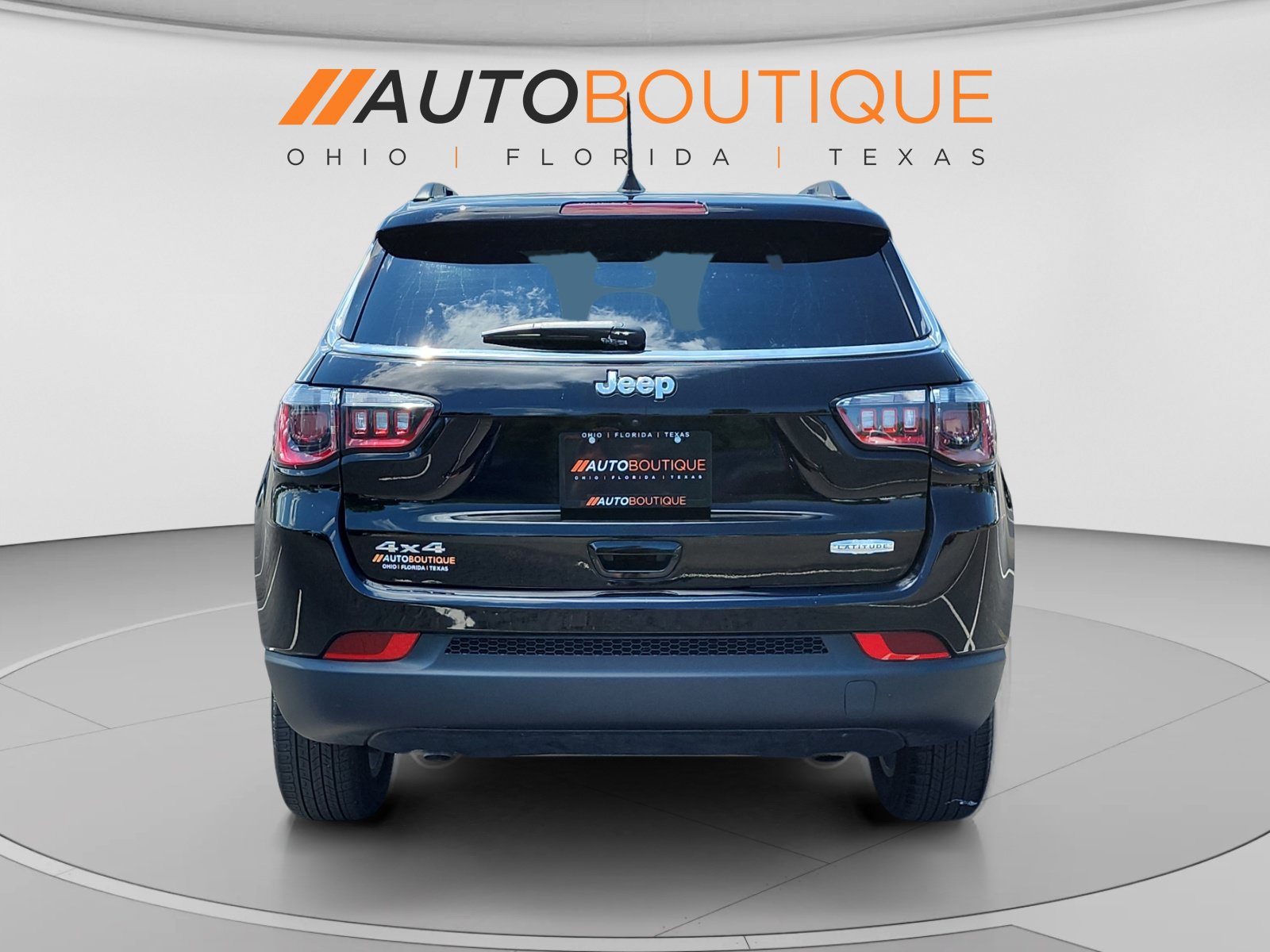 Used 2024 Jeep Compass Latitude AWD/4WD image 4