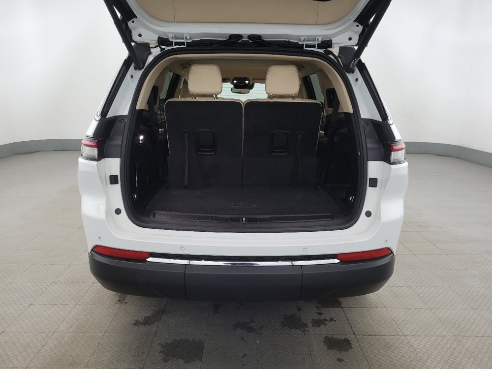 Used 2022 Jeep Grand Cherokee L Limited image 29