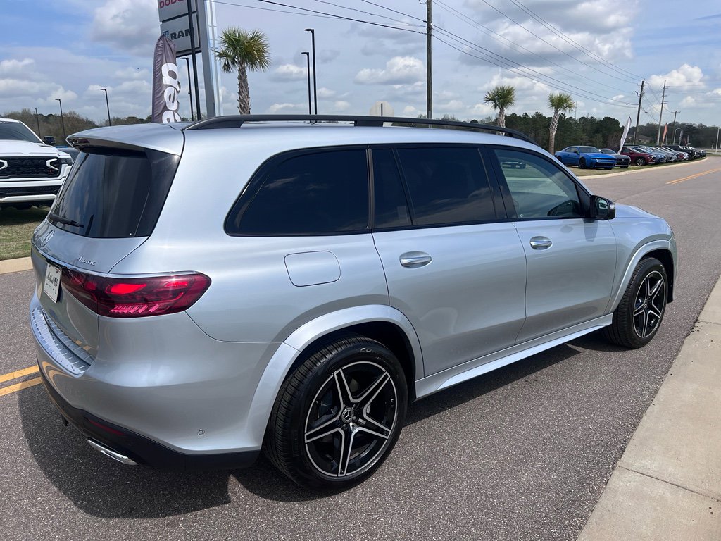 Used 2025 Mercedes-Benz GLS 450 4MATIC image 7