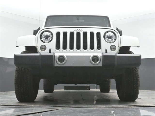 Used 2017 Jeep Wrangler Unlimited Sahara w/ Connectivity Group image 35