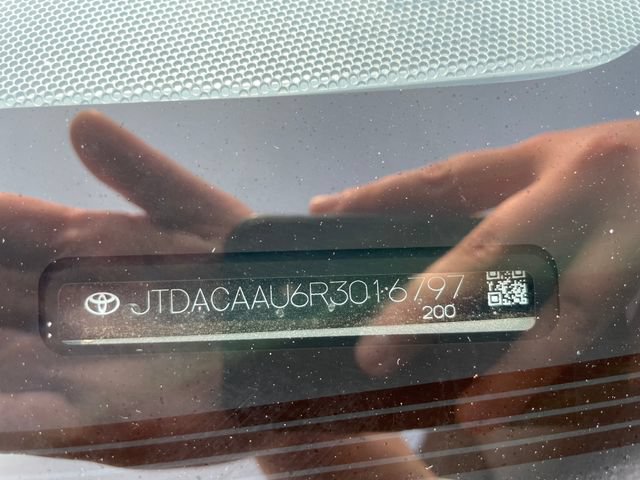 Used 2024 Toyota Prius LE FWD image 33