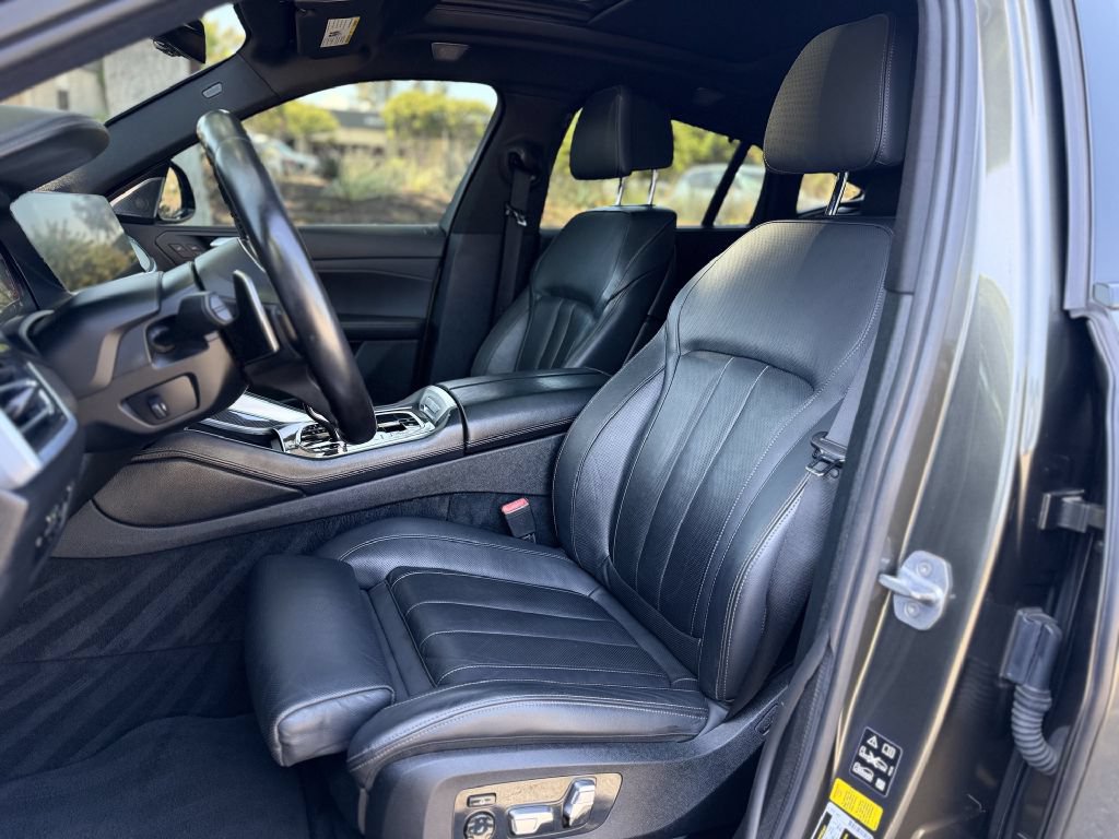 Used 2020 BMW X6 M50i w/ Executive Package AWD/4WD image 12